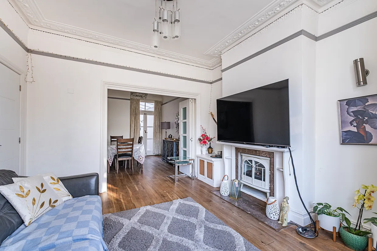Strathearn Road, London, SW19 photo 17