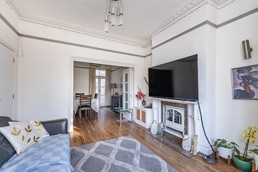 Strathearn Road, London, SW19 photo 17