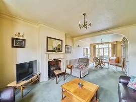 Lyndhurst Gardens, Barking thumb 2