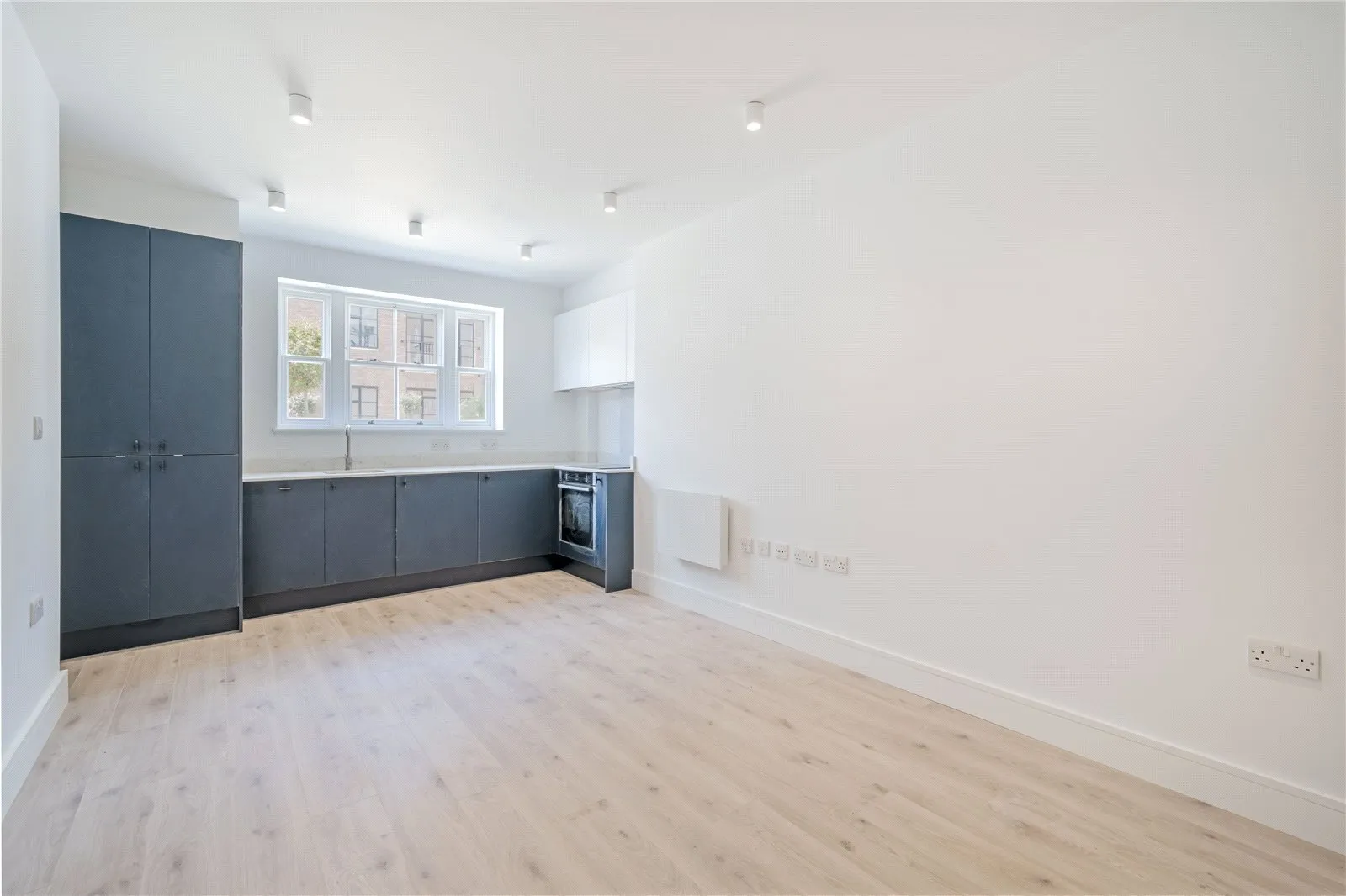 Mitcham Lane, Streatham, London, SW16