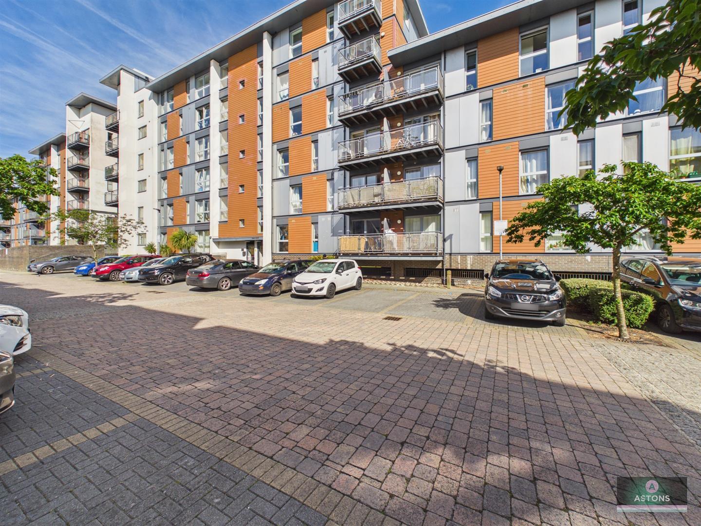 Page Court, Commonwealth Drive, Crawley Image 1