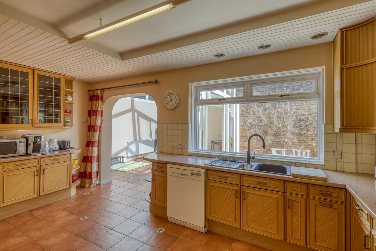 Coombe Hill Road, Kingston Upon Thames, KT2 photo 15