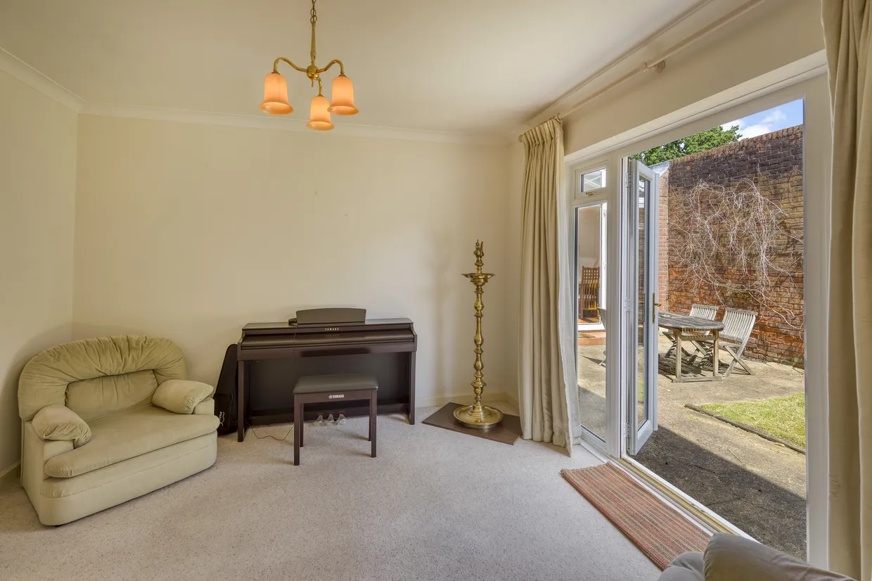 Coombe Hill Road, Kingston Upon Thames, KT2 photo 20