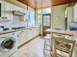 Lyndhurst Gardens, Barking thumb 3