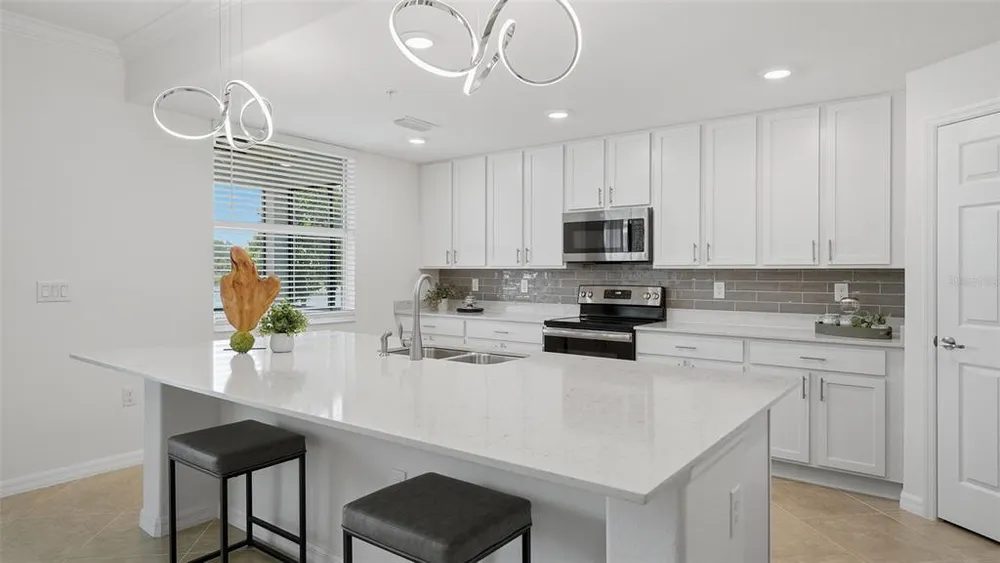 931 Tidewater Shores Loop, Bradenton, FL 34208