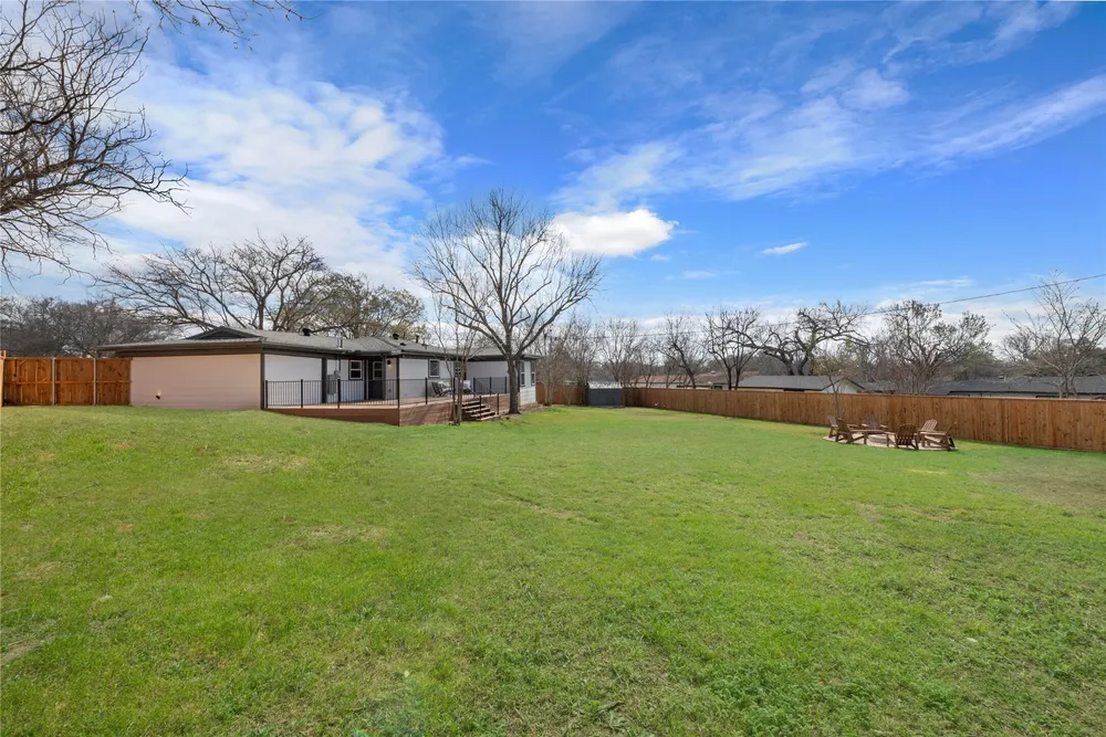 3155 Chamness Ct, Haltom City, TX 76117
