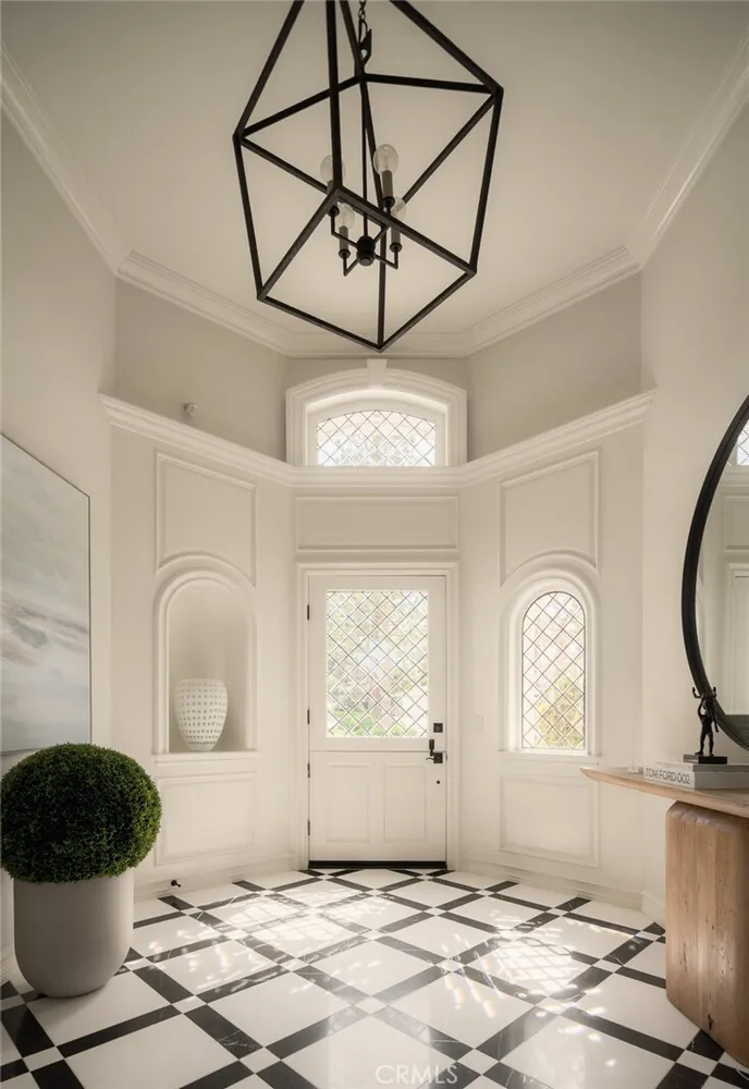 2 Royal Saint George Rd, Newport Beach, CA 92660