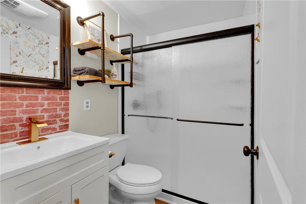 416 W Belvue Rd, Greenville, SC 29609