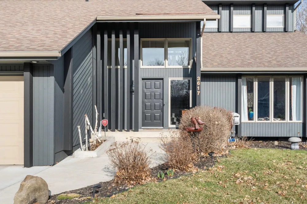 3617 Tanglewood Ct, Eagan, MN 55123