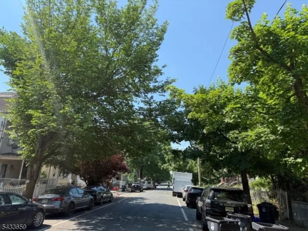 27 Seymour Ave, Newark, NJ 07108