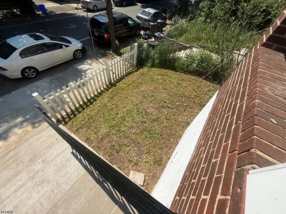 27 Seymour Ave, Newark, NJ 07108