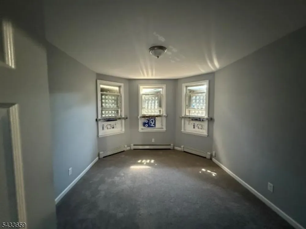 27 Seymour Ave, Newark, NJ 07108