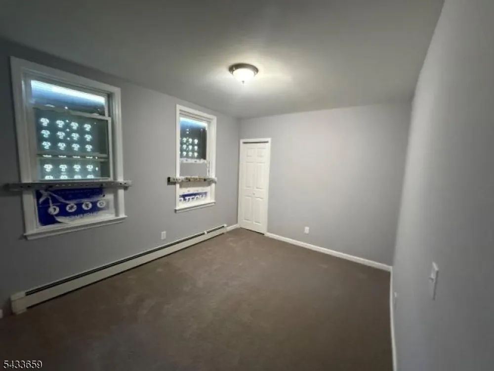 27 Seymour Ave, Newark, NJ 07108