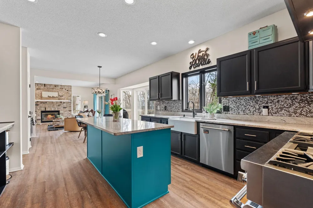 3617 Tanglewood Ct, Eagan, MN 55123