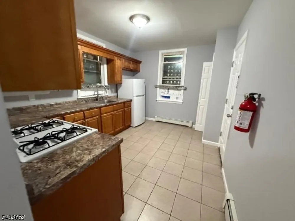 27 Seymour Ave, Newark, NJ 07108