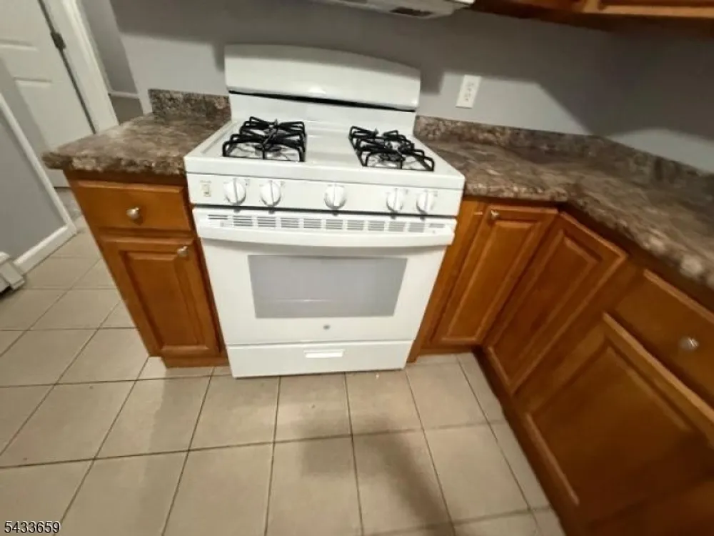 27 Seymour Ave, Newark, NJ 07108