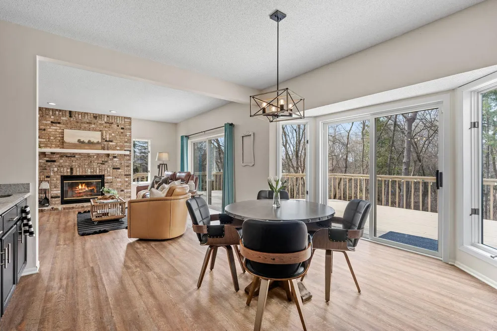 3617 Tanglewood Ct, Eagan, MN 55123