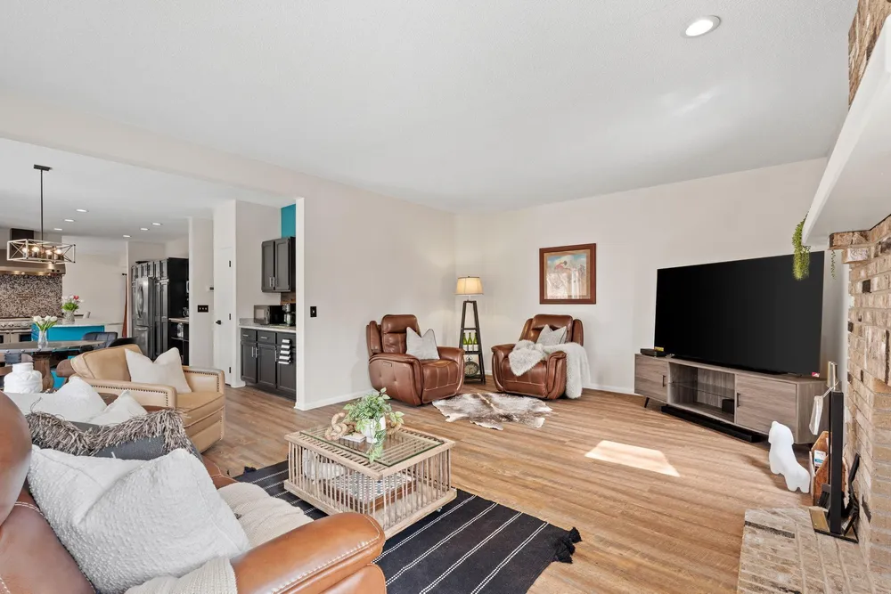 3617 Tanglewood Ct, Eagan, MN 55123