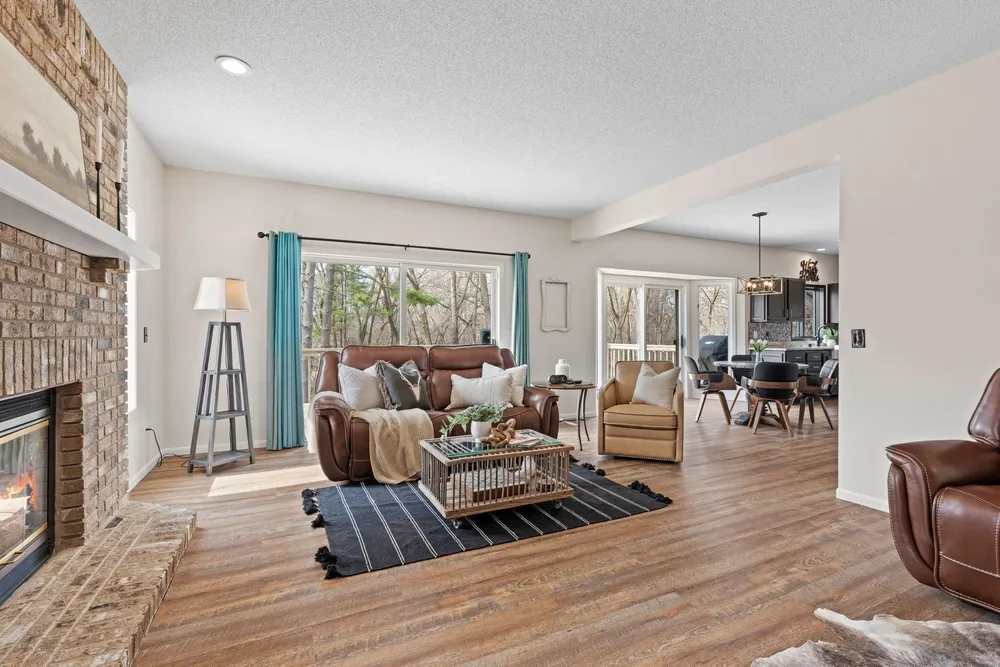 3617 Tanglewood Ct, Eagan, MN 55123