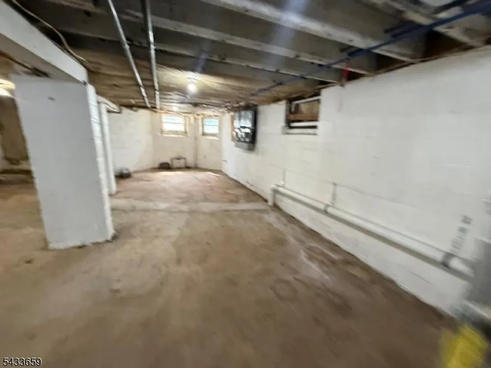 27 Seymour Ave, Newark, NJ 07108