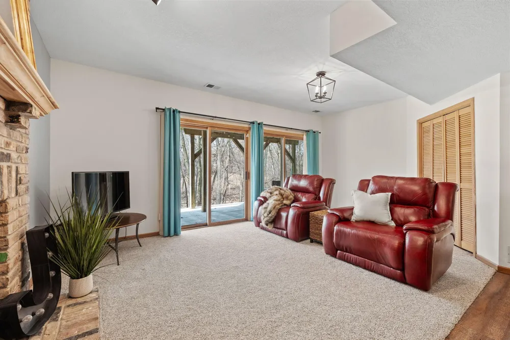 3617 Tanglewood Ct, Eagan, MN 55123