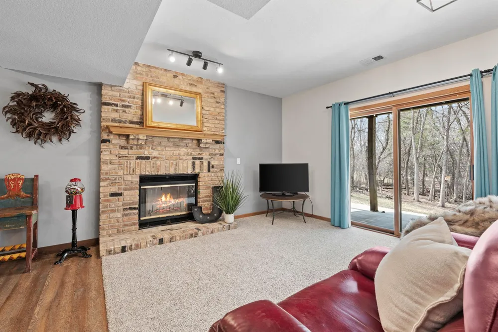 3617 Tanglewood Ct, Eagan, MN 55123