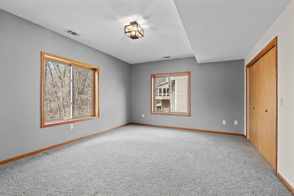 3617 Tanglewood Ct, Eagan, MN 55123