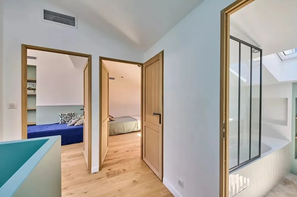 Bordeaux, 33000, France