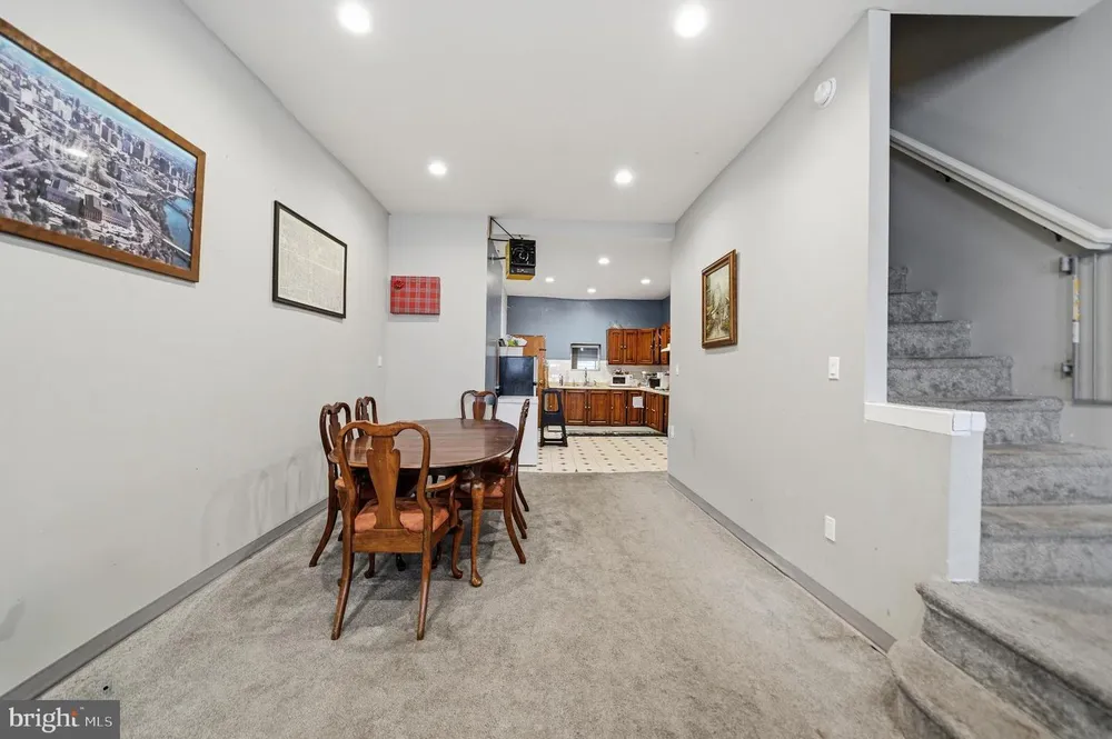 807 Cameron St, Philadelphia, PA 19130