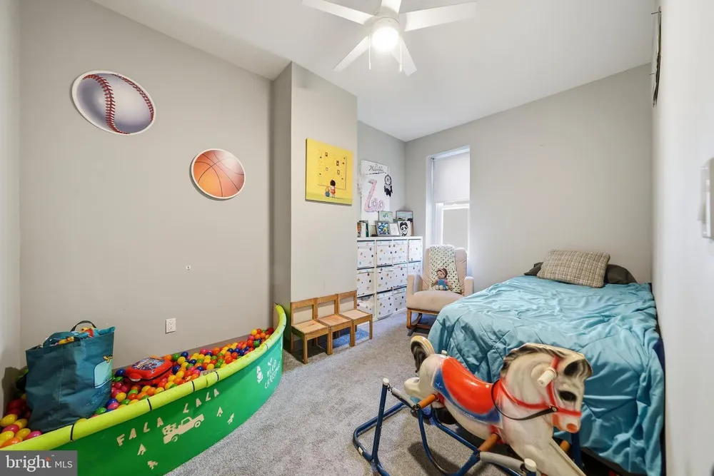 807 Cameron St, Philadelphia, PA 19130