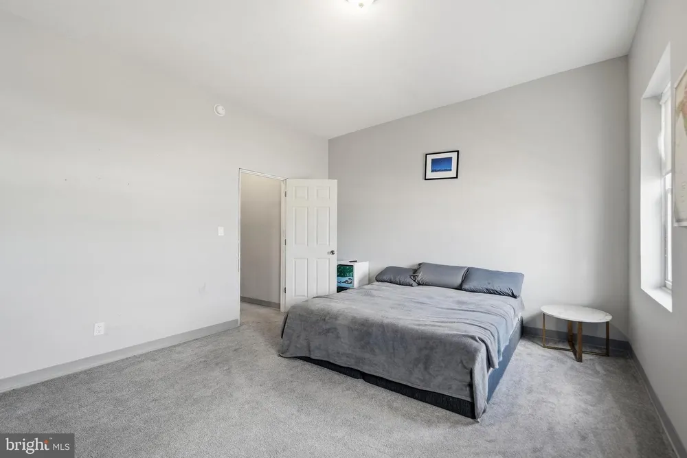 807 Cameron St, Philadelphia, PA 19130