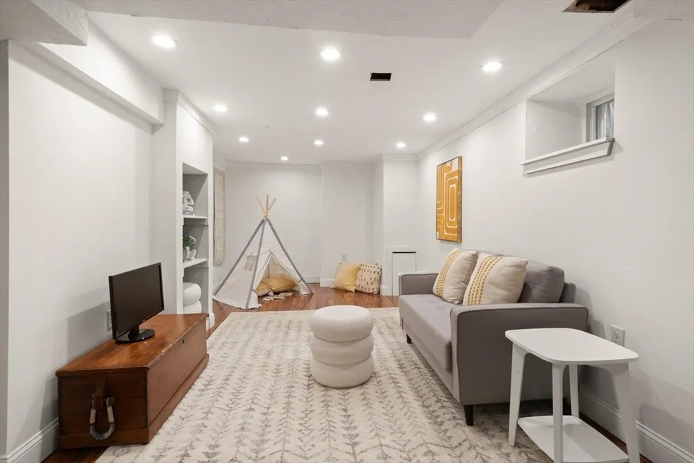 10 O'Donnell Terrace, Boston, MA 02122