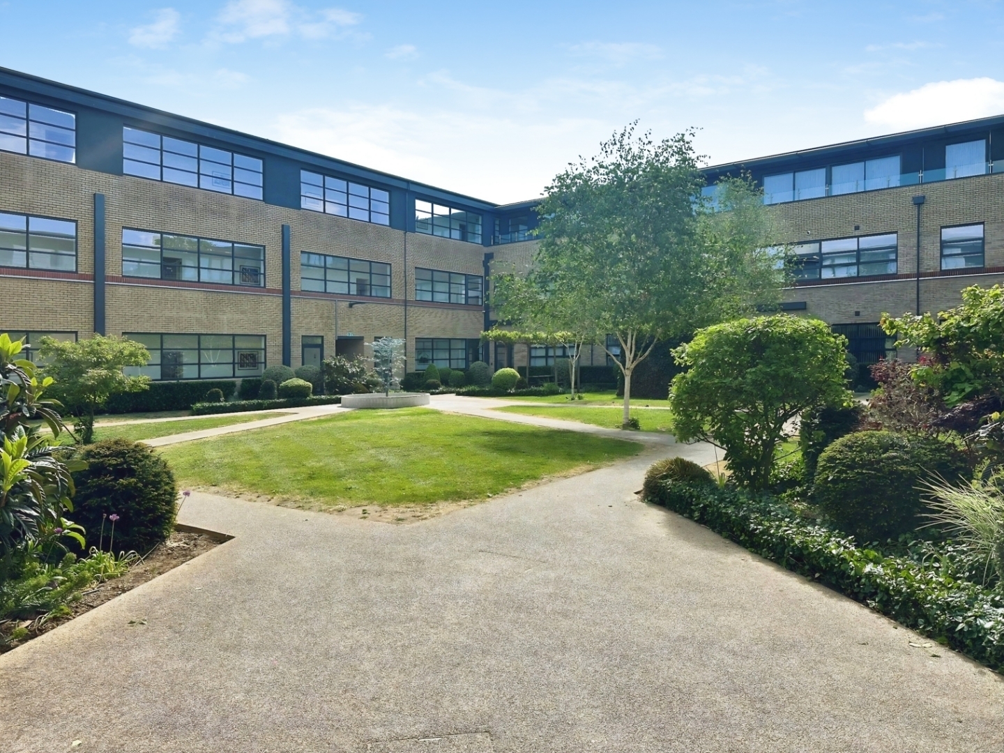 Heron Drive, Slough Image 8