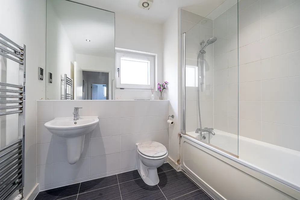 Drayton Green, Ealing, W13 photo 9