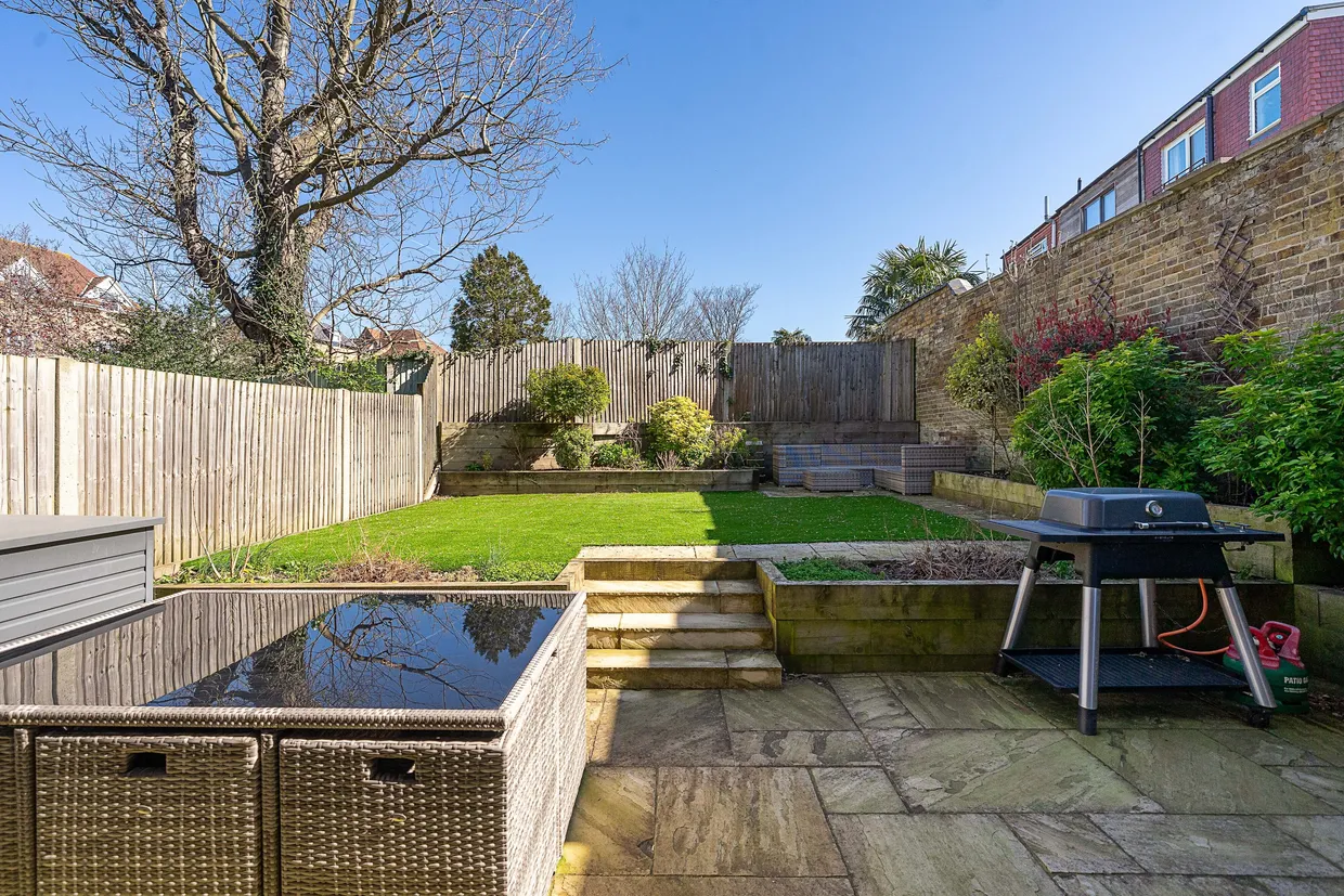 Drayton Green, Ealing, W13 photo 13