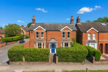 Hurst Road, Horsham, RH12