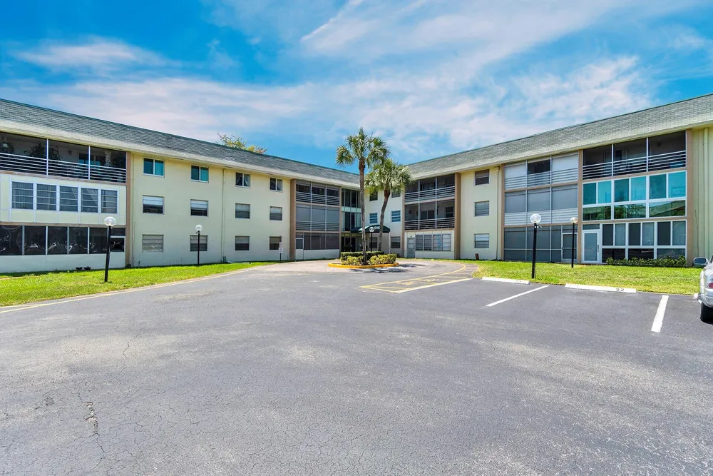 5190 E Sabal Palm Blvd, Tamarac, FL 33319