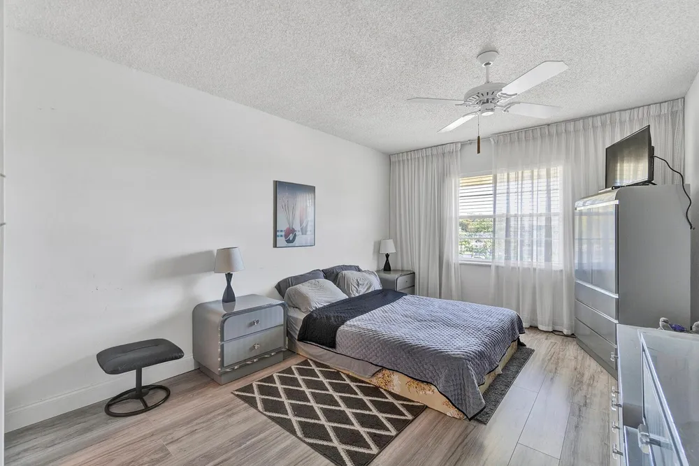 5190 E Sabal Palm Blvd, Tamarac, FL 33319
