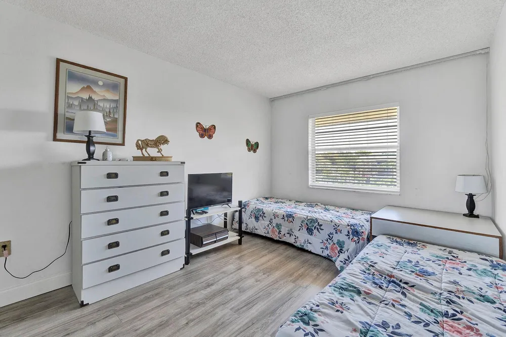 5190 E Sabal Palm Blvd, Tamarac, FL 33319