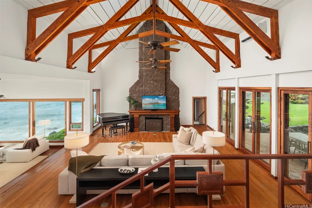 4157 Black Point Rd, Honolulu, HI 96816