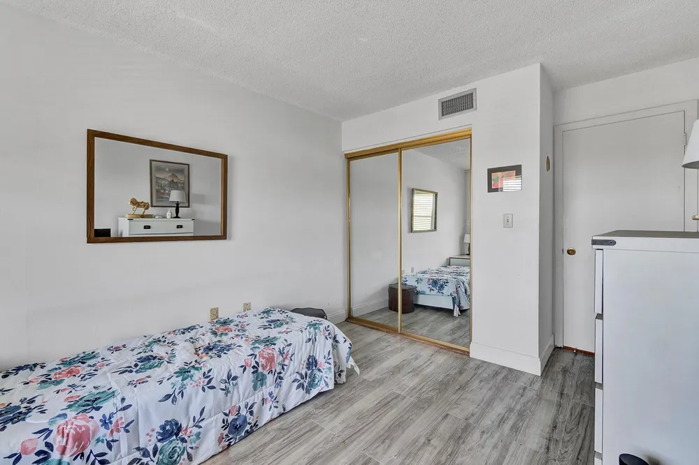 5190 E Sabal Palm Blvd, Tamarac, FL 33319