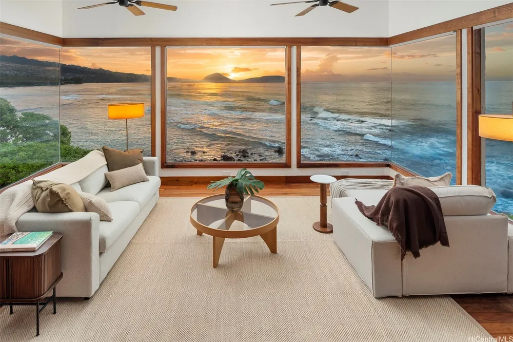 4157 Black Point Rd, Honolulu, HI 96816