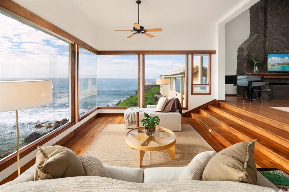 4157 Black Point Rd, Honolulu, HI 96816