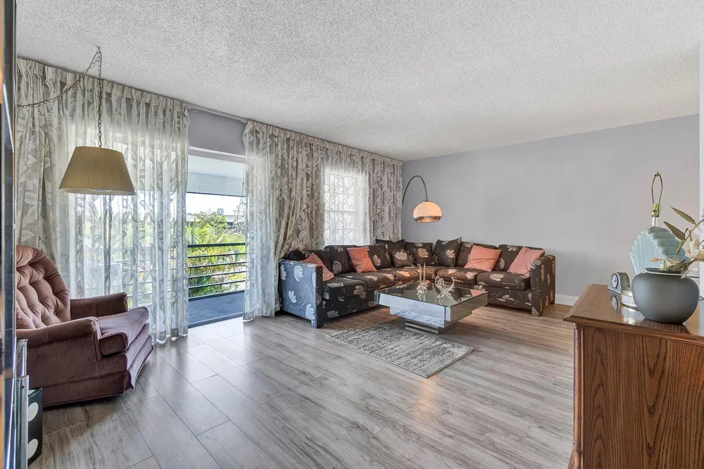 5190 E Sabal Palm Blvd, Tamarac, FL 33319