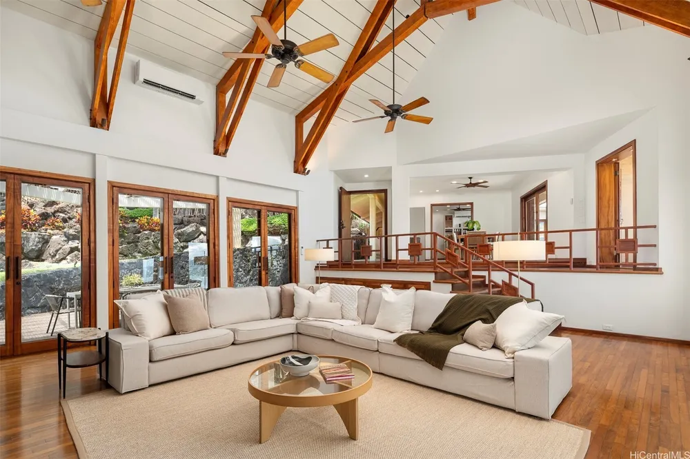 4157 Black Point Rd, Honolulu, HI 96816