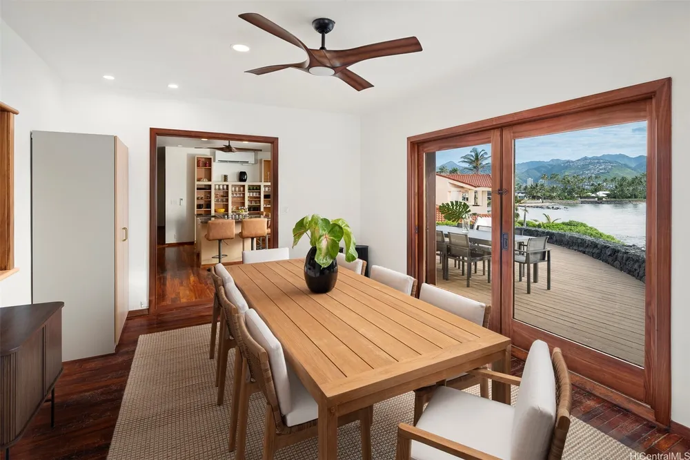 4157 Black Point Rd, Honolulu, HI 96816