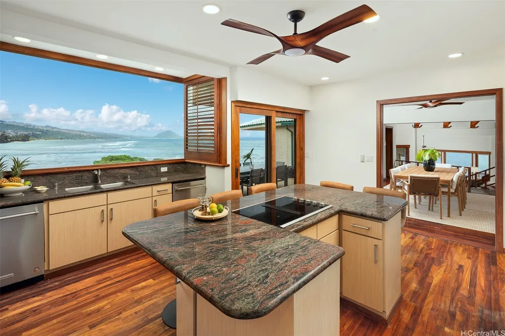 4157 Black Point Rd, Honolulu, HI 96816