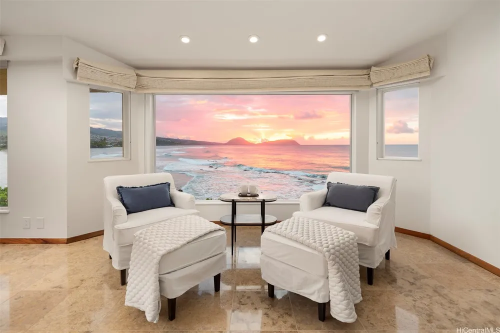 4157 Black Point Rd, Honolulu, HI 96816