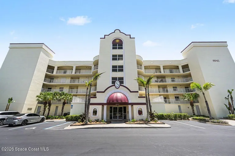 8941 Lake Dr, Cape Canaveral, FL 32920