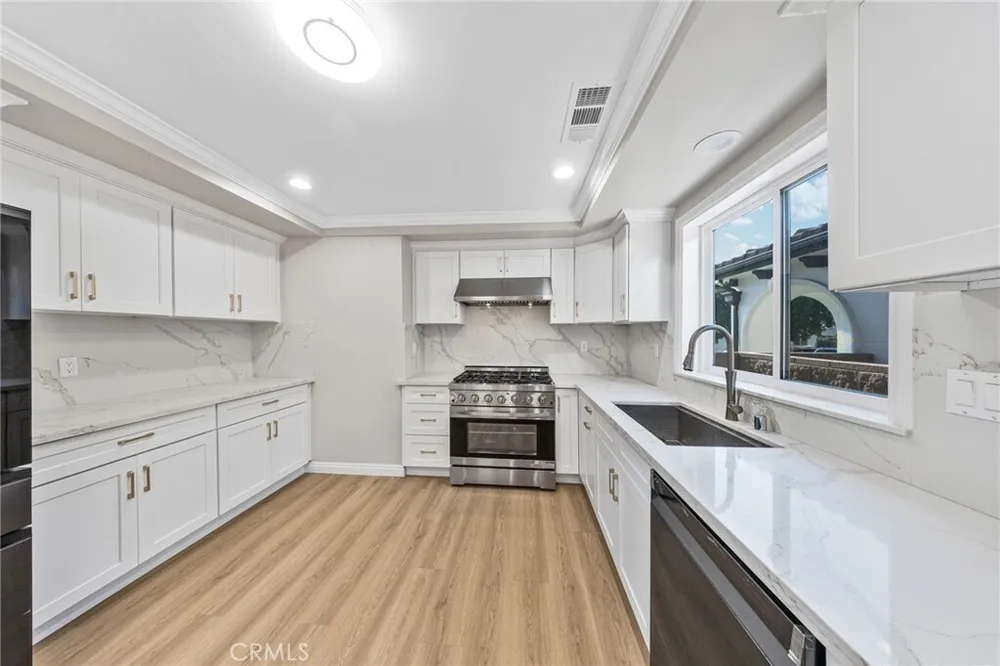 9040 Broadway, Temple City, CA 91780
